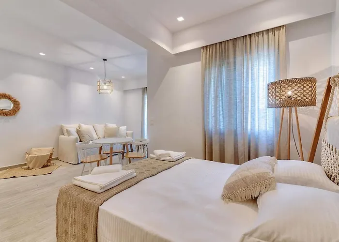 Ardilia Cosy Antiparos Town